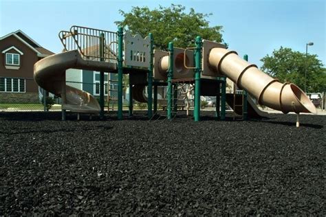 Natural Black (Unpainted) Playground Rubber Mulch in Washington ...