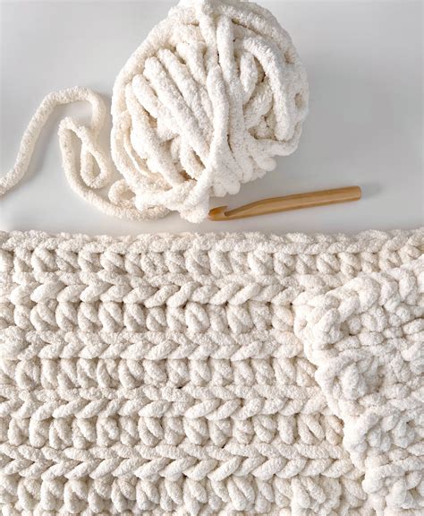 Crochet Extra Thick and Creamy Throw - Daisy Farm Crafts