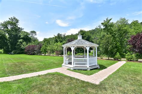 Ardsley Acres Hotel Court | Best Value in Westchester County - NY