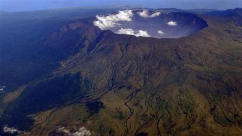 Top 10 maiores erupções vulcânicas da história - Top 10 Mais!