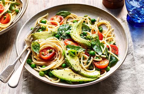 Creamy avocado pasta | Pasta Recipes | Tesco Real Food