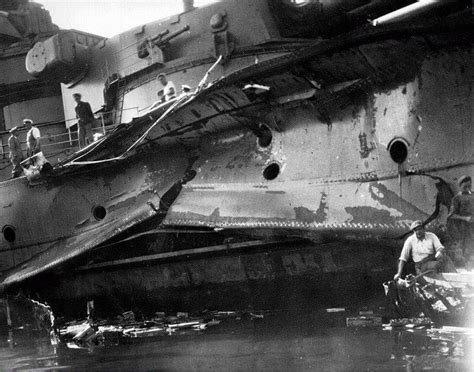 [750x590] The impressive damage suffered by the French battleship ...