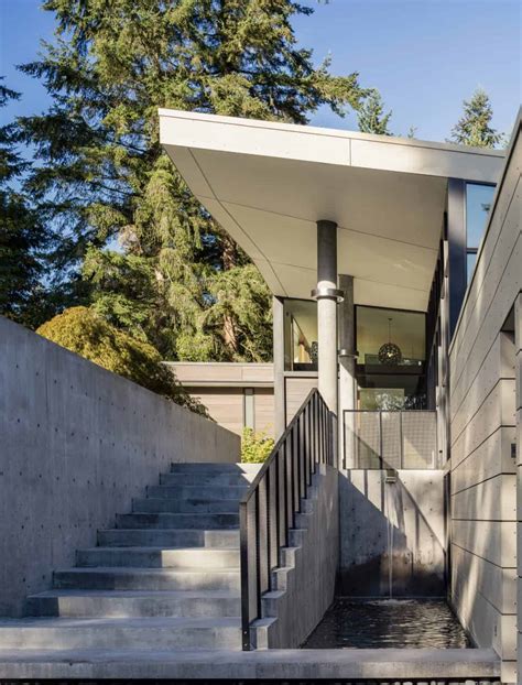 This extraordinary Washington house has a seamless indoor-outdoor flow