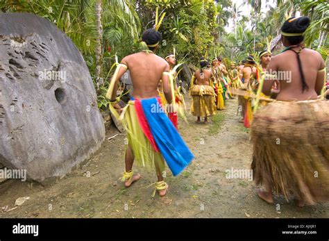 Yap dance hi-res stock photography and images - Alamy