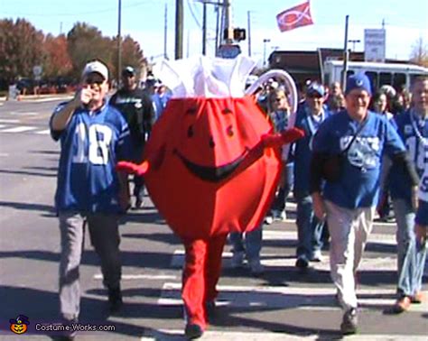 DIY Kool-Aid Man Costume - Photo 2/10