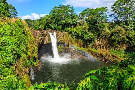 Hawaii, Rainbow Falls in Hilo. - Alidays