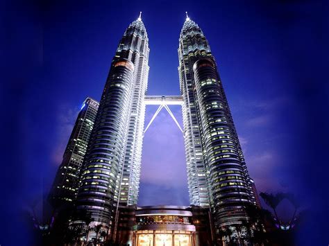 Malaysia: Petronas Twin Towers, World's Tallest Building - Tour Vacation Around The World