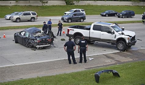 Driver crosses Interstate 110 median, crashes into other vehicle, Baton ...