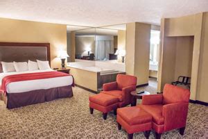 Grand Oaks Hotel in Branson, MO | Branson Hotel Rooms