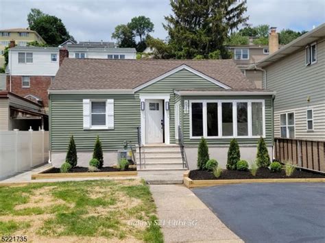 Carlstadt, NJ Homes For Sale & Carlstadt, NJ Real Estate | Trulia