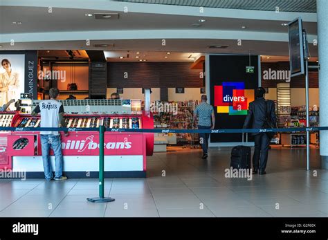 Lisbon airport departures Stock Photo - Alamy