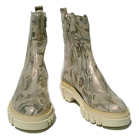 SOFTWAVES | Shoes | New Softwaves 829 Boots In Sahara Metallic Camo | Poshmark