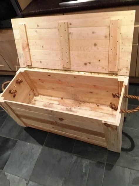 DIY Pallet Chest from only Pallets Wood - Easy Pallet Ideas