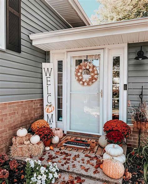 20+ Beautiful And Festive Fall Front Porch Decorating Ideas