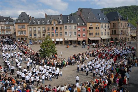 Vlaamse Club Luxemburg - 07/06/2022 We nemen deel aan de Springprocessie