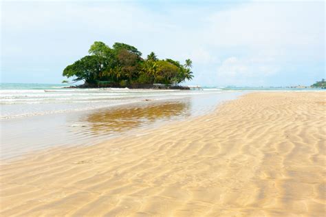 Weligama beach resort in the South of Ceylon | Sri Lanka Finder