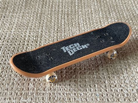 Tech Deck Finger Skateboard, Hobbies & Toys, Toys & Games on Carousell