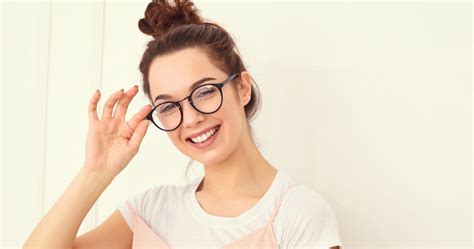 The Best Glasses for Your Hairstyle - Nerdynaut