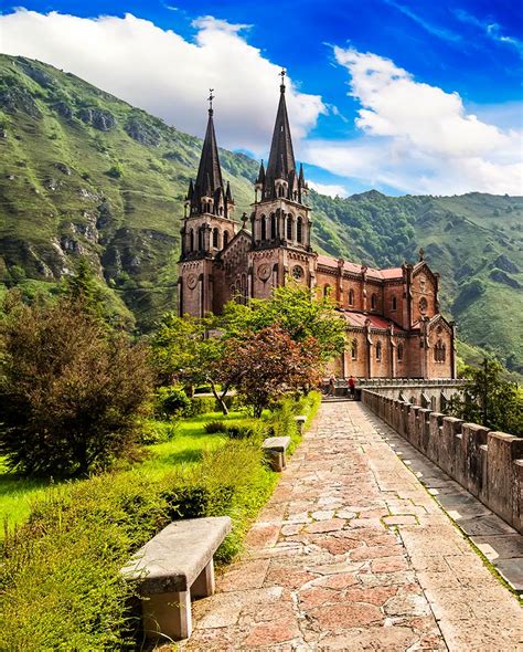 Covadonga, el destino elegido por la Familia Real para escaparse a ...