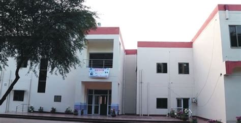 IUB new building to help boost teaching and research - Daily Times