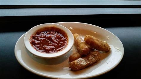 #83: Provel Cheese Sticks at Biggie's Restaurant & Bar | Food Blog