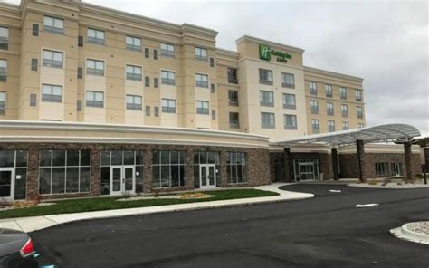 Holiday Inn & Suites Mount Pleasant | Mt. Pleasant Area Convention ...