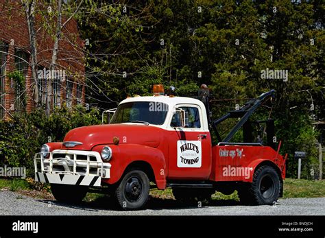 Vintage Tow Truck beside Wally's Service Station in Downtown Mount Airy ...