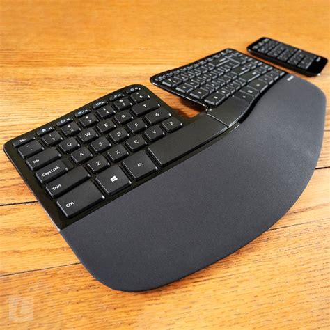 Microsoft Sculpt Ergonomic Keyboard Review: A Great Value