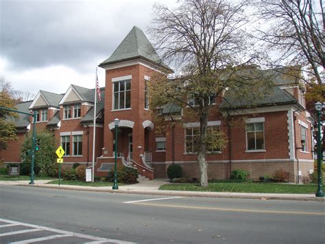 New Thayer Public Library Director Named by Trustees | Braintree, MA Patch