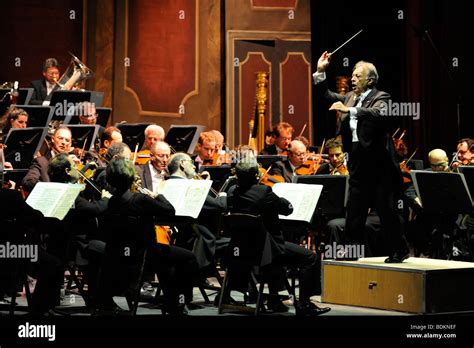 Zubin Mehta Conducting Israel Philharmonic Orchestra Stock Photo - Alamy