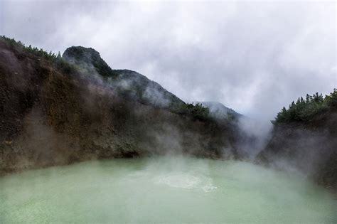 Boiling Lake of Dominica | Amusing Planet