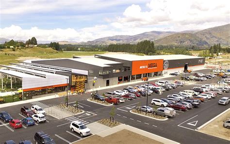 Mitre 10 Mega Wanaka scoops retail award - Business News Publications ...