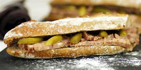 sandwich au pâté de campagne et aux cornichons - la vie trépidante de twinsribbons