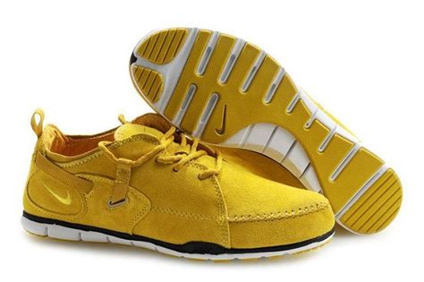 Yellow running shoes. | Womens running shoes, Dress shoes men, Shoes