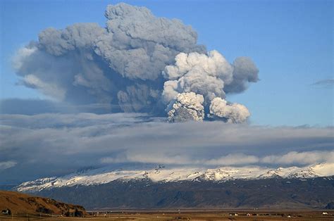 Potter's Geography: Features of a Volcano