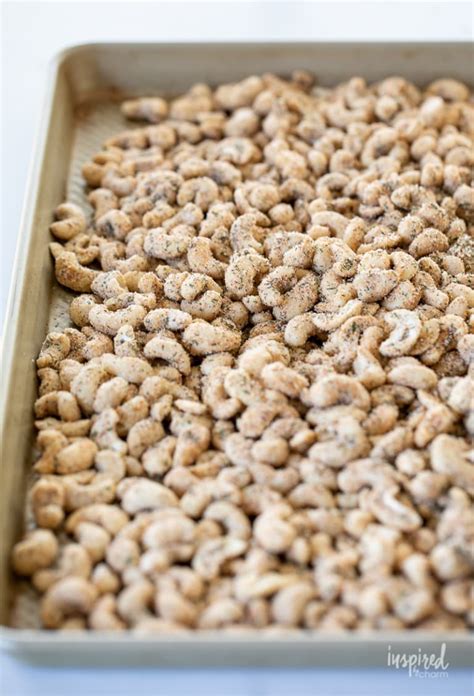 Seasoned and Roasted Cashews - delicious and easy recipe!