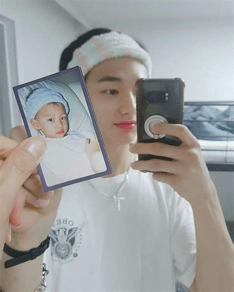 STRAY KIDS HYUNJIN 현진 di Instagram "Who's baby pc did you get from I am NOT? 💕 Hyunjin with his ...