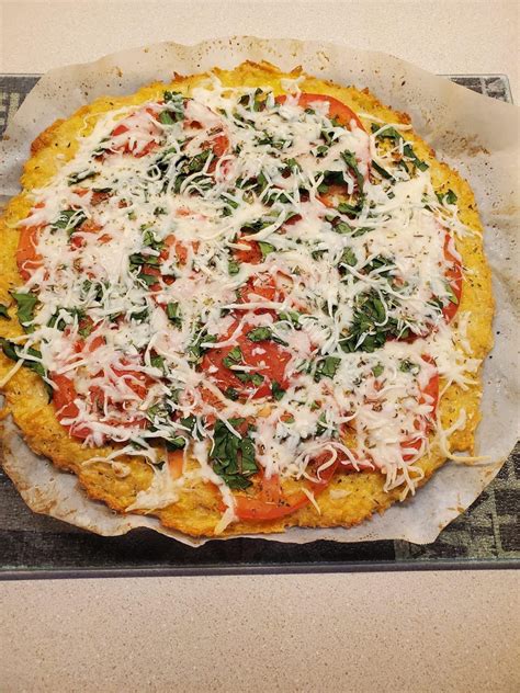 chicken crust pizza - All Recipes Club