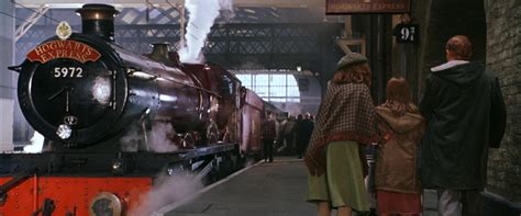 Category:King's Cross Station platforms | Harry Potter Wiki | FANDOM ...