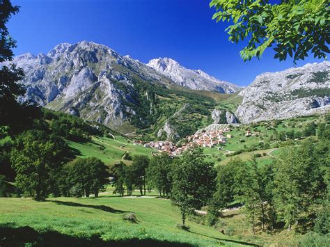 Picos de Europa National Park - Asturias - Spain Wallpaper (23341195 ...