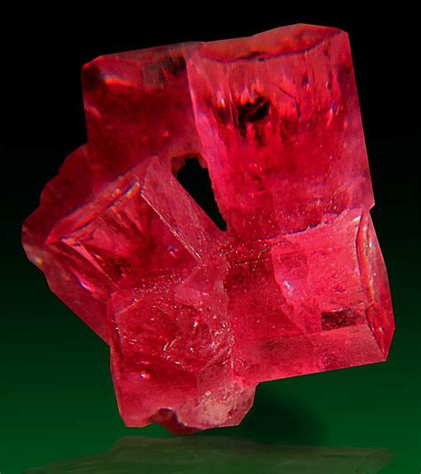 Red Beryl | Gemstone Wiki | Fandom