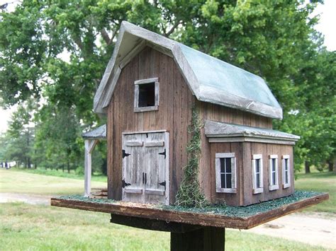 1000+ images about DIY - BARN BIRDHOUSE on Pinterest | Folk art, Red barns and Birds