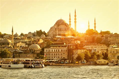 Premium Photo | Golden horn in istanbul at sunset turkey