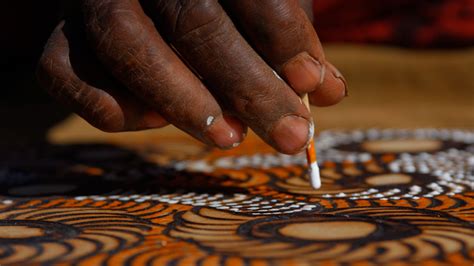 Aboriginal (Anangu) art + cultural tours at Uluru | Maruku Arts