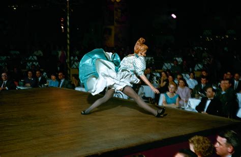 Moulin Rouge: Vintage Color Photos of a Legendary Cabaret's Dancers ...