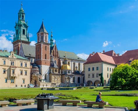 Wawel Castle Tours | Kraków Tours | Travelcurious.com