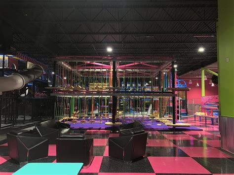 Indoor Trampoline Park - Ottawa Ontario - Flying Squirrel