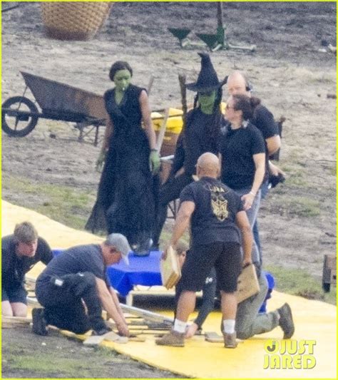 'Wicked' Set Photos Show Cynthia Erivo & Her Stunt Double Flying as ...