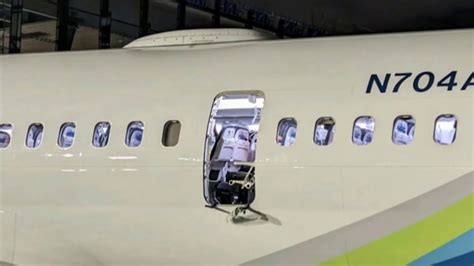 Piece of Alaska Airlines plane detaches mid-flight, prompting emergency ...