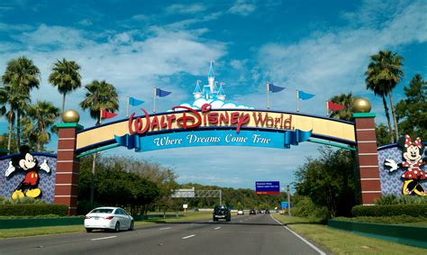 Archivo:Walt Disney World Resort entrance.jpg - Wikipedia, la enciclopedia libre